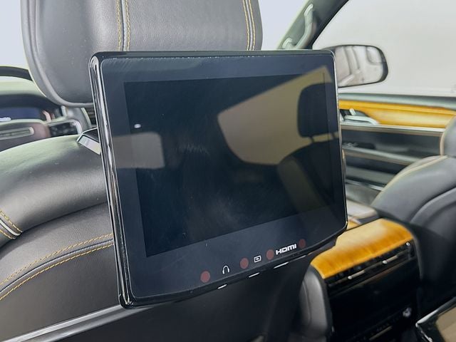 2022 Jeep Grand Wagoneer Series III