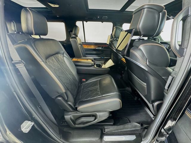 2022 Jeep Grand Wagoneer Series III