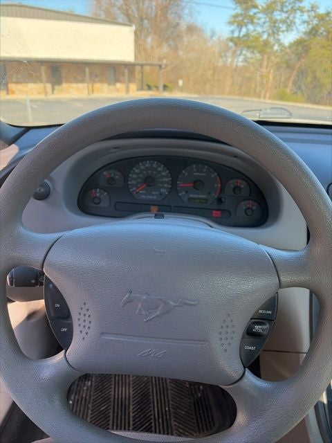 2002 Ford Mustang V6