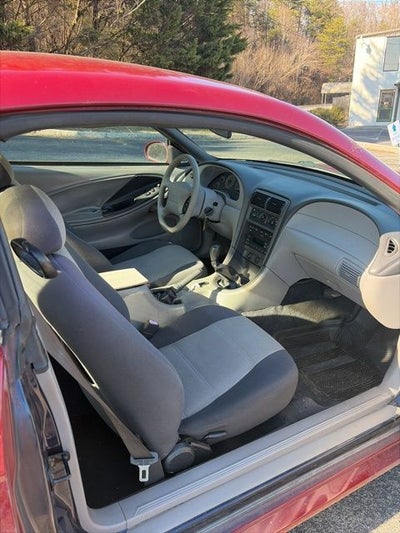 2002 Ford Mustang V6