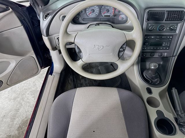 2002 Ford Mustang V6
