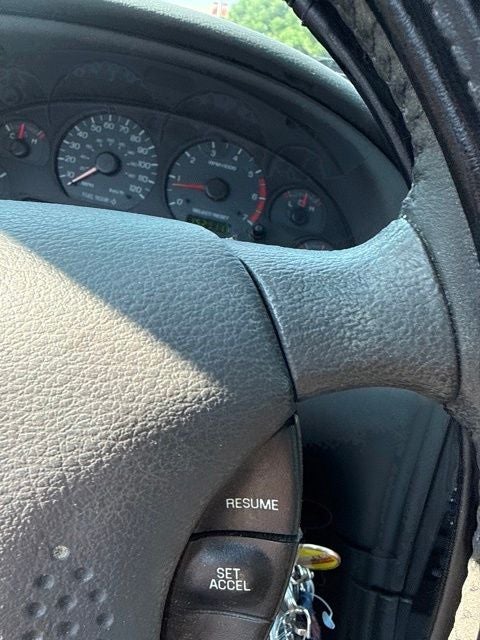 2004 Ford Mustang V6