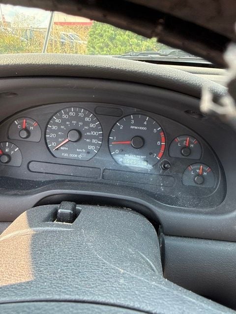 2004 Ford Mustang V6