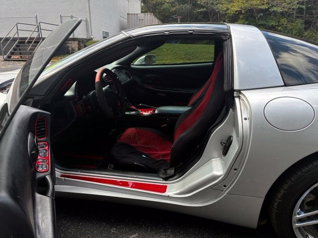 2003 Chevrolet Corvette Base