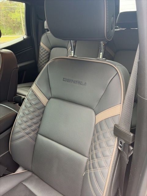 2024 GMC Canyon Denali