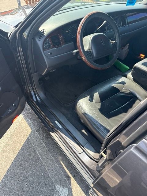 1998 Lincoln Town Car Signature