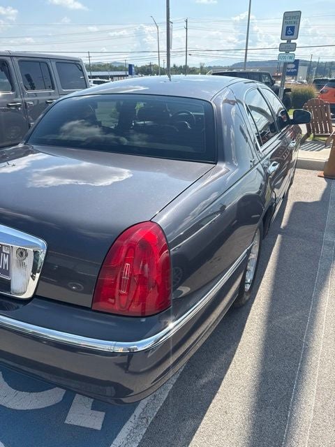 1998 Lincoln Town Car Signature