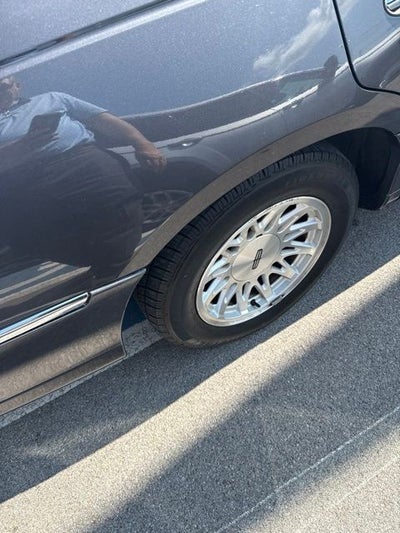 1998 Lincoln Town Car Signature