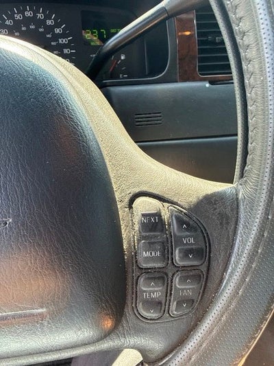 1998 Lincoln Town Car Signature