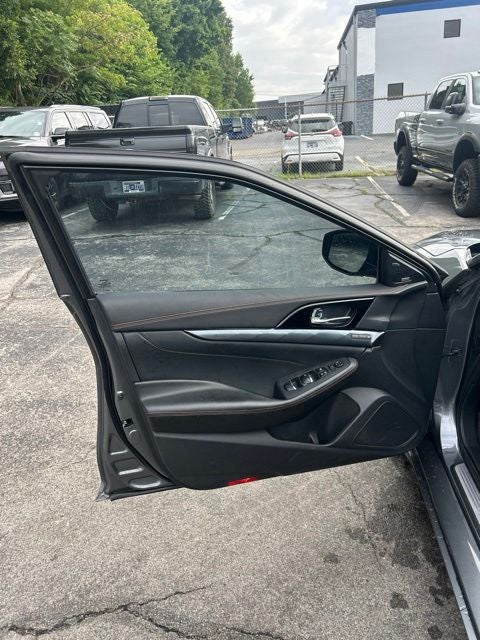 2023 Nissan Maxima SR