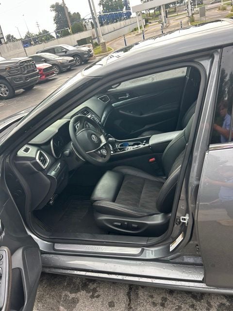2023 Nissan Maxima SR