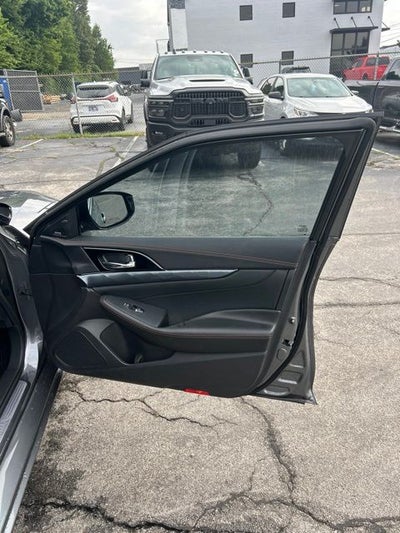2023 Nissan Maxima SR