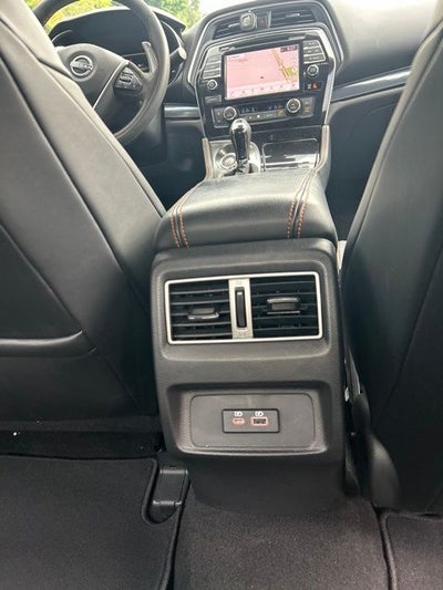 2023 Nissan Maxima SR