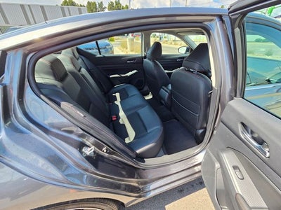 2022 Nissan Altima 2.0 SR