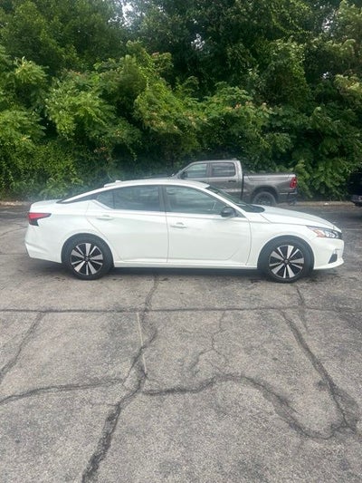 2022 Nissan Altima 2.5 SR