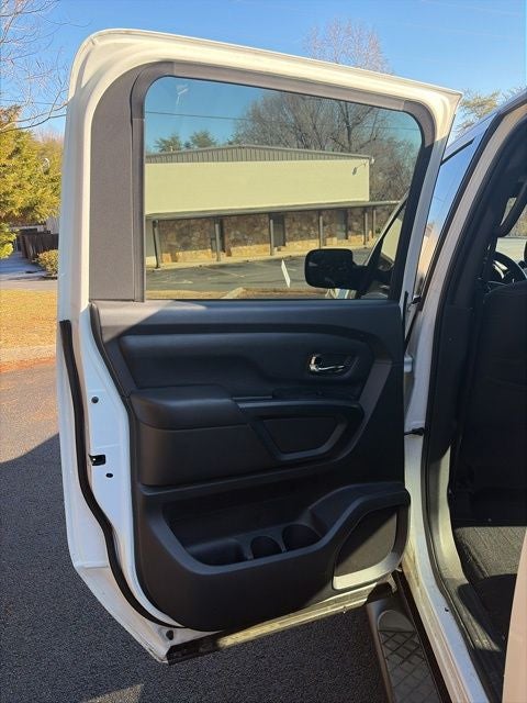 2018 Nissan Titan SV