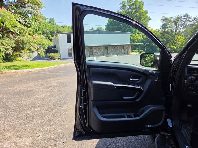2024 Nissan Titan PRO-4X