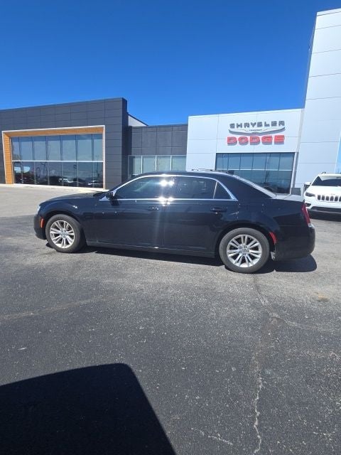 2021 Chrysler 300 Touring