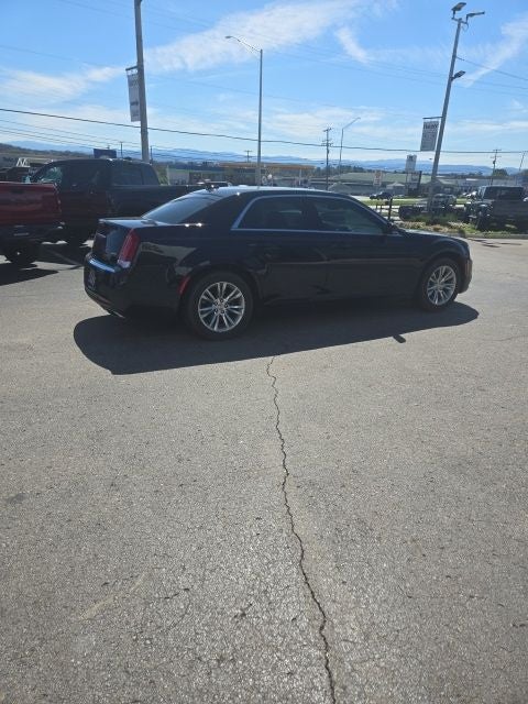 2021 Chrysler 300 Touring
