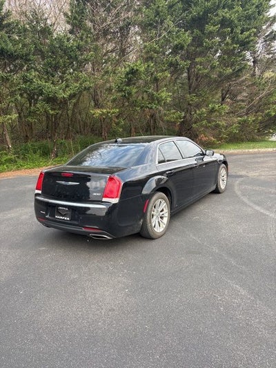 2021 Chrysler 300 Touring