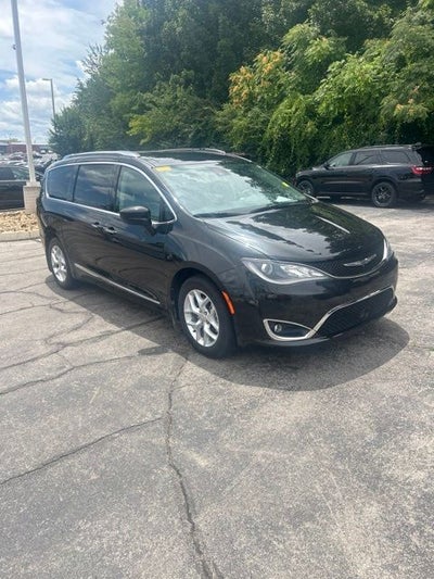 2017 Chrysler Pacifica Touring L Plus