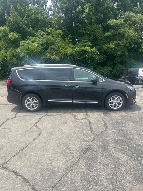2017 Chrysler Pacifica Touring L Plus