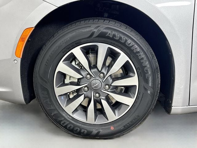 2021 Chrysler Pacifica Hybrid Touring L