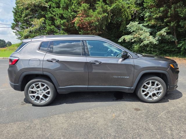 2022 Jeep Compass Latitude Lux