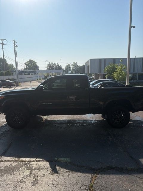 2022 Toyota Tacoma SR5 V6