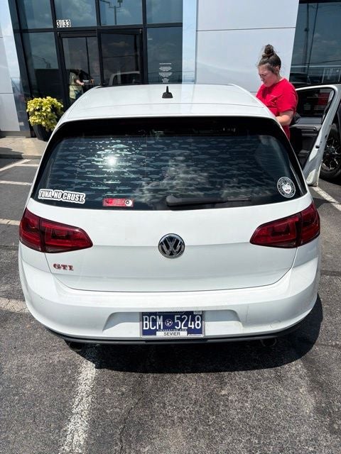 2017 Volkswagen Golf GTI Base