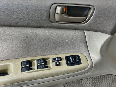2004 Toyota Camry LE