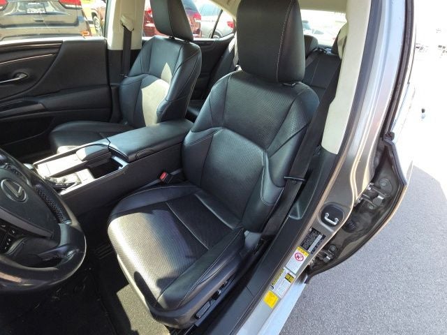 2019 Lexus ES 300h
