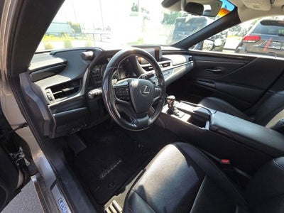 2019 Lexus ES 300h