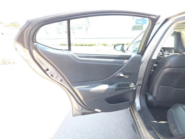 2019 Lexus ES 300h