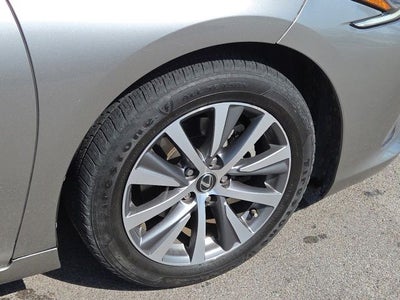2019 Lexus ES 300h