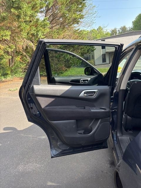 2013 Nissan Pathfinder SV