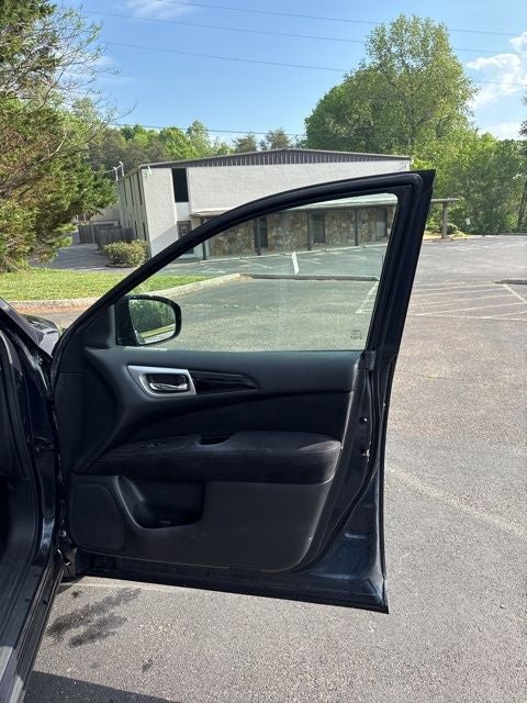 2013 Nissan Pathfinder SV