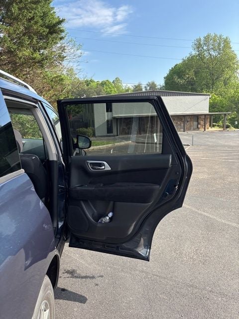 2013 Nissan Pathfinder SV