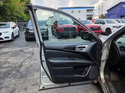 2018 Nissan Pathfinder S