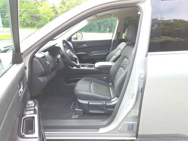 2022 Nissan Pathfinder S