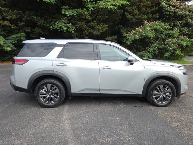 2022 Nissan Pathfinder S