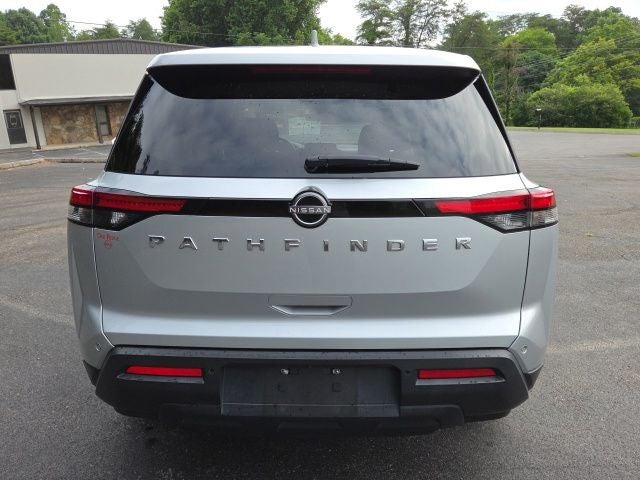2022 Nissan Pathfinder S