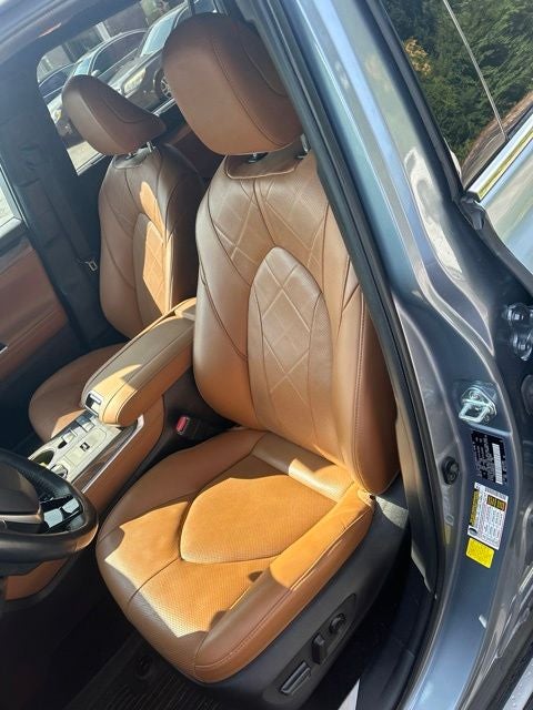 2022 Toyota Highlander Hybrid Platinum