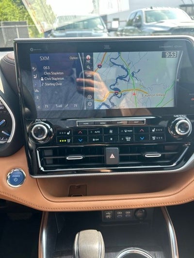 2022 Toyota Highlander Hybrid Platinum