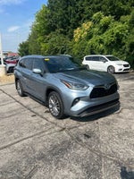 2022 Toyota Highlander Hybrid Platinum