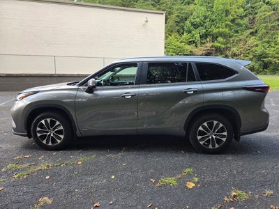 2025 Toyota Highlander Hybrid XLE