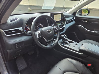 2025 Toyota Highlander Hybrid XLE