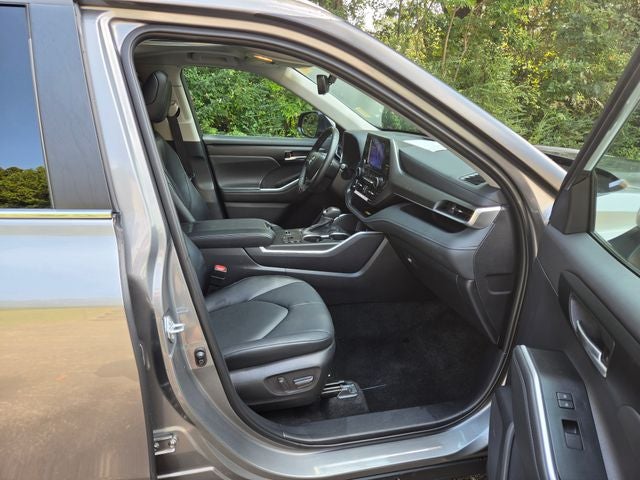 2025 Toyota Highlander Hybrid XLE