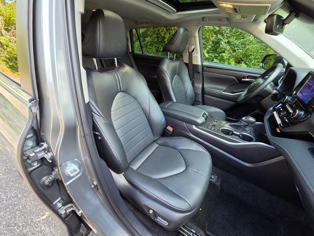 2025 Toyota Highlander Hybrid XLE