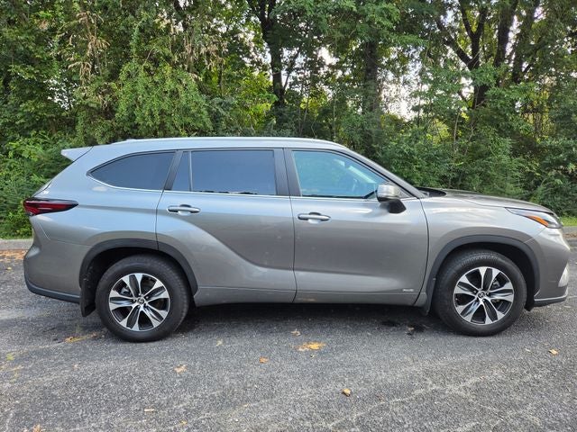 2025 Toyota Highlander Hybrid XLE